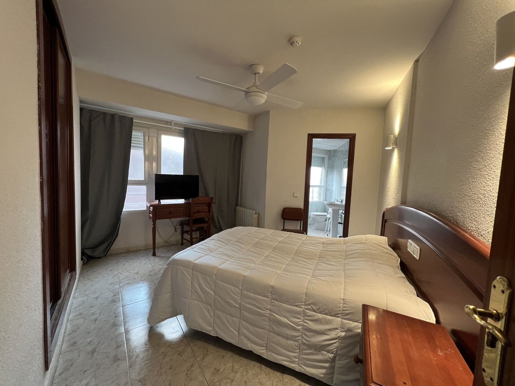 Desk, bed sheets