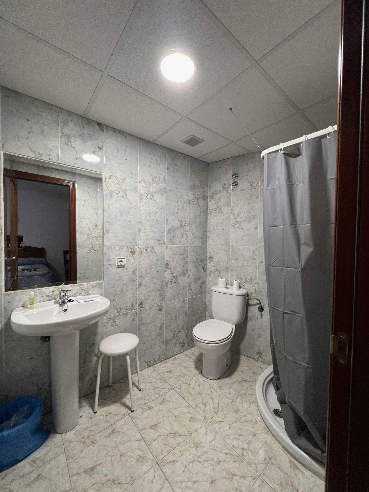 Bathroom | Shower, free toiletries, towels