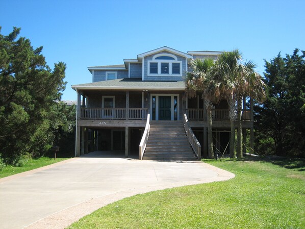 Exterior - Last Clear Chance:  Spectacular spacious home, pool table (Ocracoke)