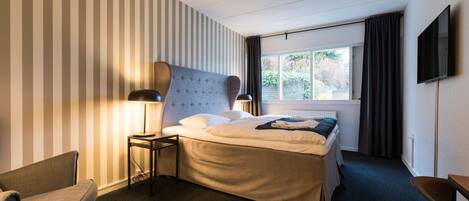 Double Room, Private Bathroom | Free WiFi, bed sheets