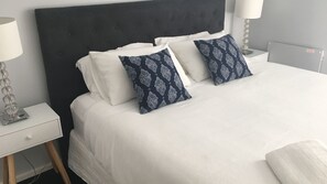 3 bedrooms, iron/ironing board, free WiFi, bed sheets - Beach Front-Culburra Dunes Beach House  (Culburra Beach)