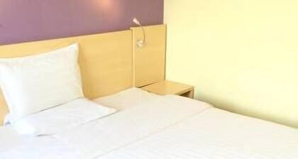 7 Days Inn