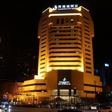 Exterior. Harbour City Hotel
