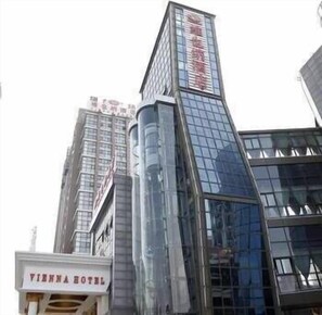 Front of property - Vienna Hotel (Shanghai)
