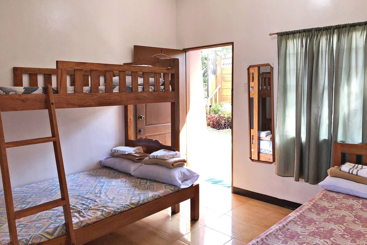 Deluxe Room | In-room safe, desk, rollaway beds, free WiFi