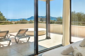 5 slaapkamers, een strijkplank/strijkijzer, gratis wifi, beddengoed