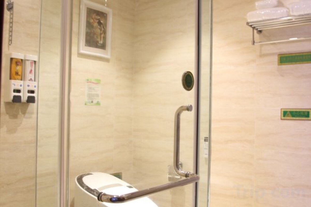 Bathroom | Bathtub