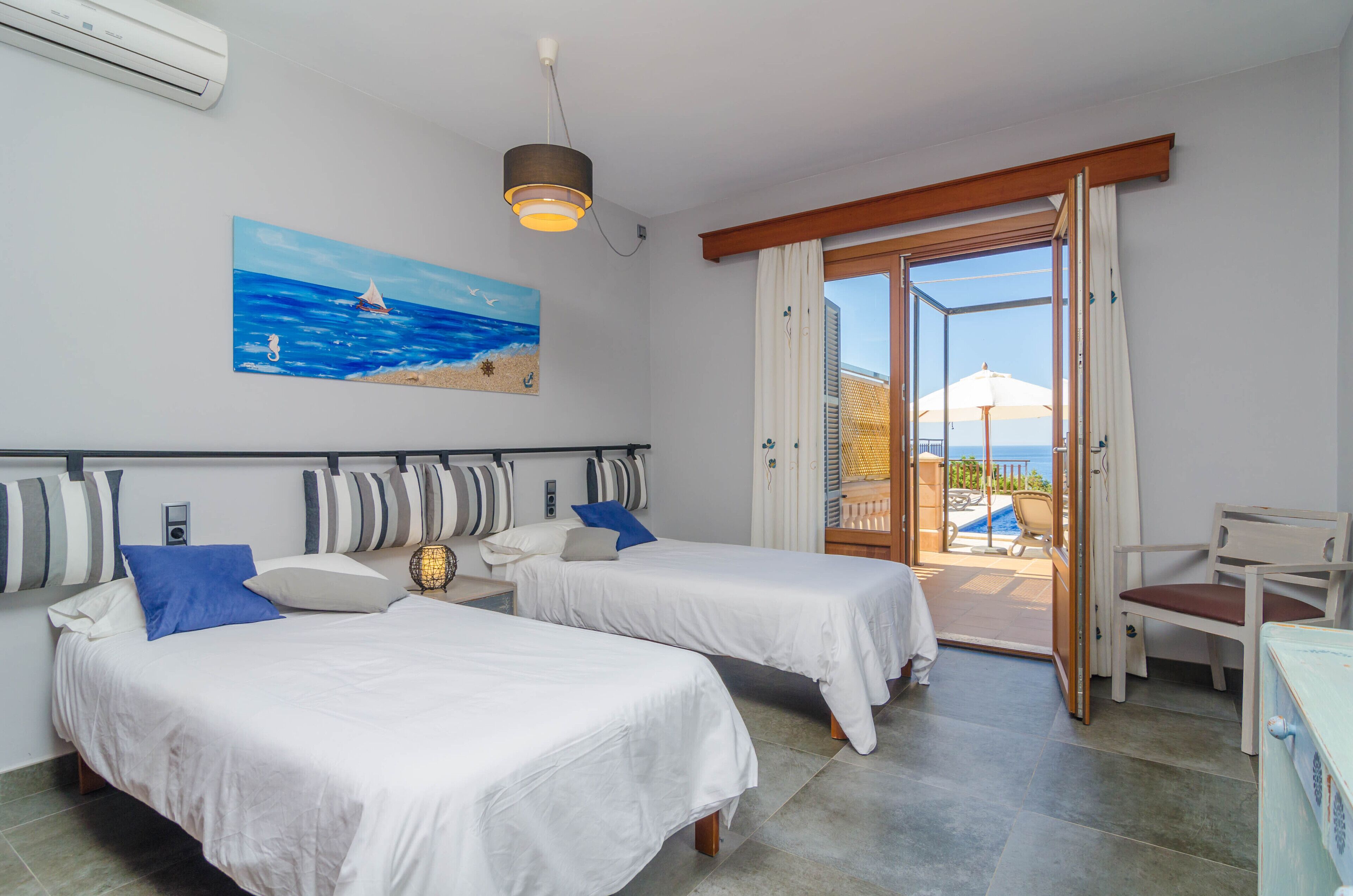 4 habitaciones, tabla de planchar con plancha y wifi gratis 