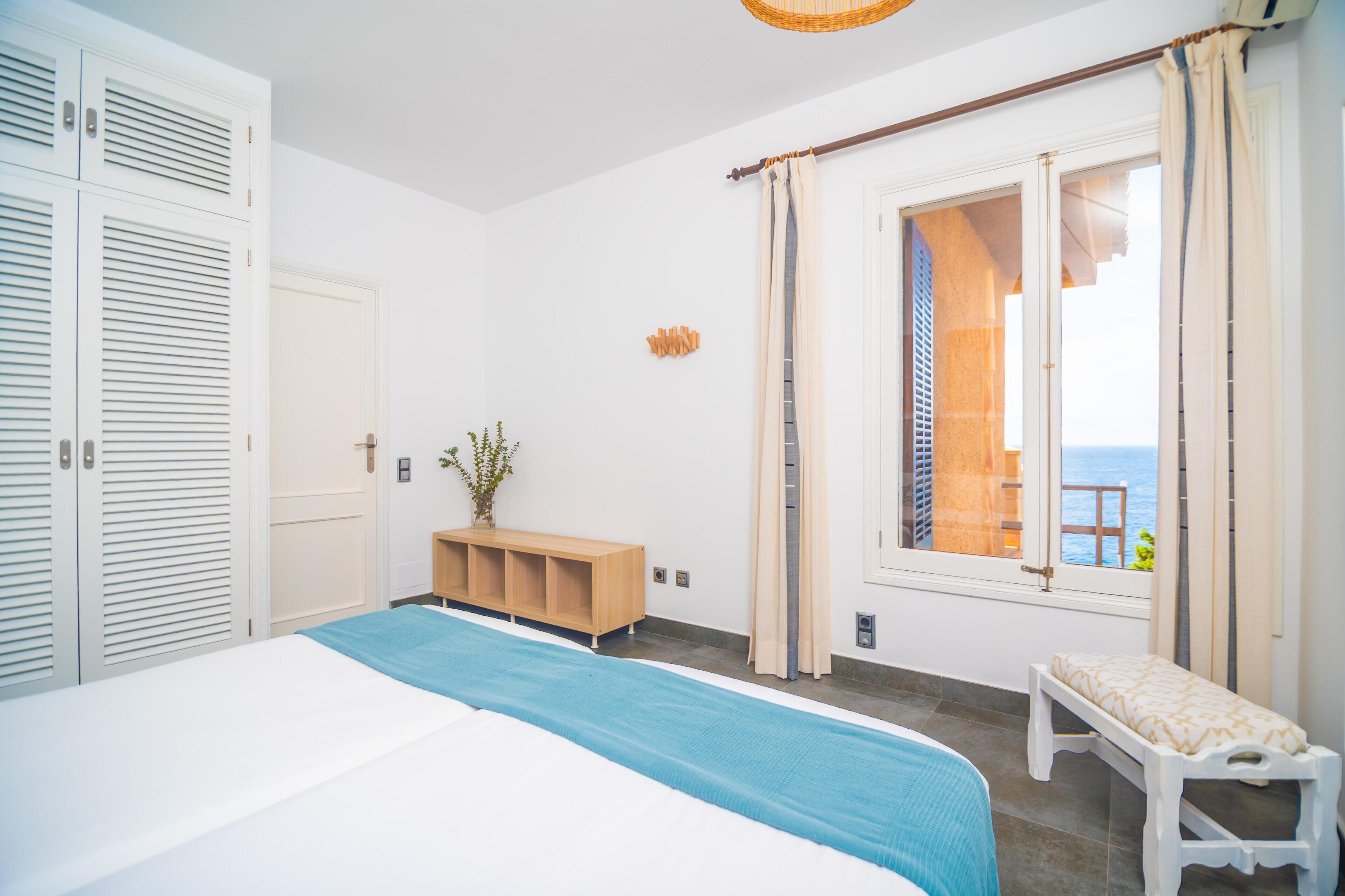 4 dormitorios, tabla de planchar con plancha, wifi gratis y ropa de cama