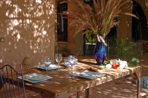 Desayuno bufé gratuito y diario
