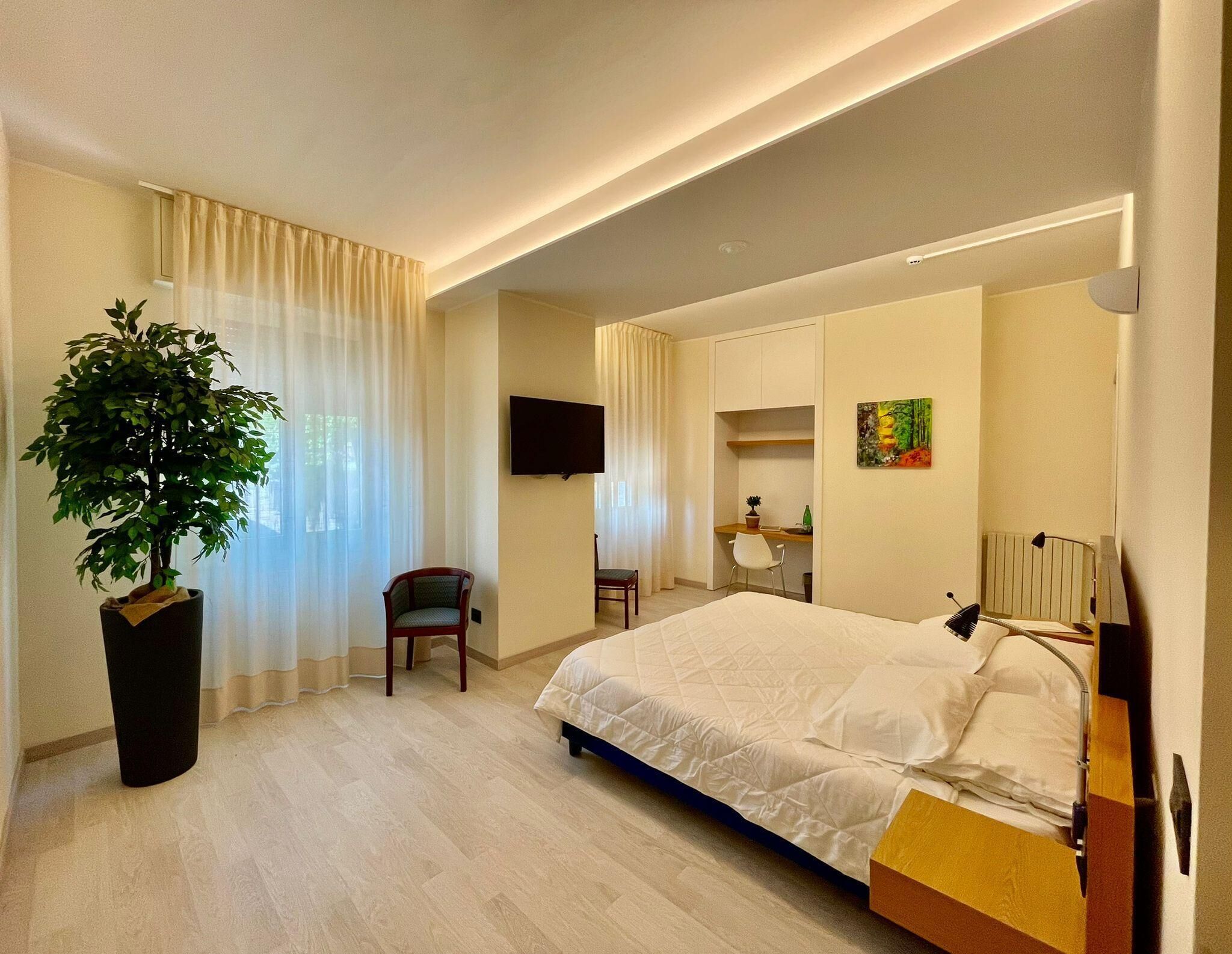 Doppel- oder Zweibettzimmer | Schreibtisch, kostenloses WLAN, Bettwäsche