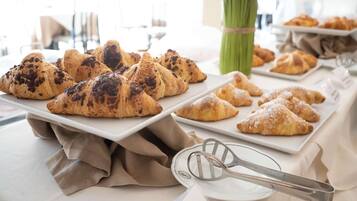 Petit déjeuner continental compris tous les jours