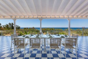 Outdoor dining - Villa Miramare by Perle di Puglia (Torre Suda)