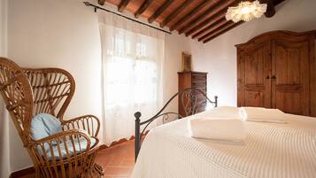 1 Schlafzimmer, BĂźgeleisen/BĂźgelbrett, Reisekinderbett, kostenloses WLAN