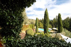 Property grounds - Casetta di Butia, Glicine apartment with pool (Borgo a Mozzano)
