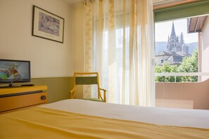 Comfort Double Room | View from room - Hôtel Urbain V (Mende)