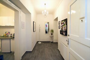 1 bedroom, desk, soundproofing, iron/ironing board - Block Apartments (Zagreb)