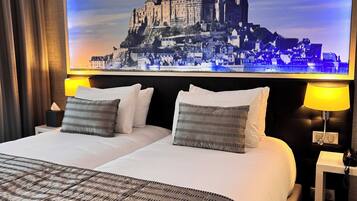 Chambre Supérieure avec lits jumeaux | Coffres-forts dans les chambres, décoration personnalisée