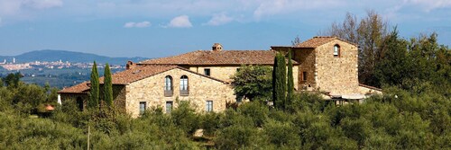 Nice apartment with A/C, pool, WIFI, TV, pets allowed, panoramic view, close to Greve In Chianti