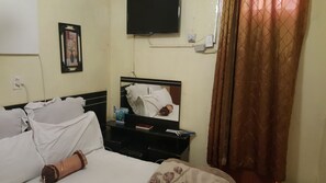 Premium bedding, minibar, in-room safe, desk - New Arrival Guest House (Johannesburg)
