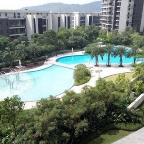 Outdoor pool - Lanwan Holiday Hotel (Huizhou)