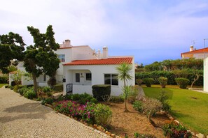 Exterior - Casa Scarlett, Walk to beach, Communal Pool (Carvoeiro)