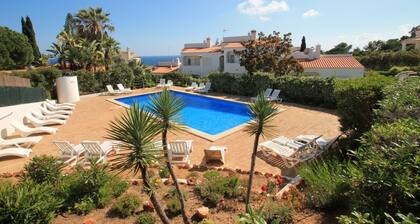 Casa Scarlett, Walk to beach, Communal Pool