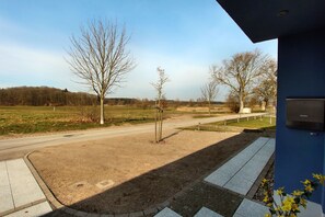 Unclassified image, 4 of 18, button