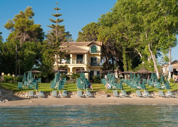 客房内保险箱、熨斗/熨衣板、免费 WiFi、床单