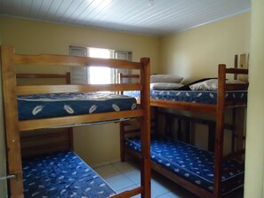 Basic Townhome, 2 Bedrooms, Smoking | Room amenity - Casa do Professor (Olímpia)