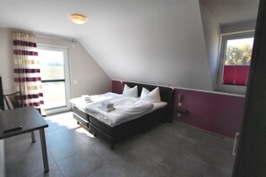 3 chambres, coffres-forts dans les chambres, lit parapluie, Wi-Fi