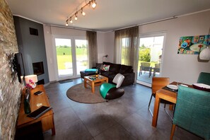 Unclassified image, 2 of 20, button