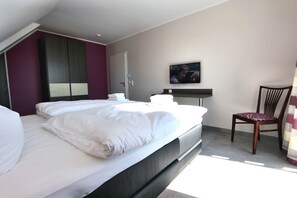 Unclassified image, 5 of 20, button