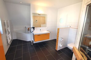 Hair dryer, toilet paper - Villa Anima - VILLA ANIMA (Göhren-Lebbin)