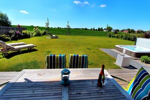 Unclassified image, 4 of 20, button