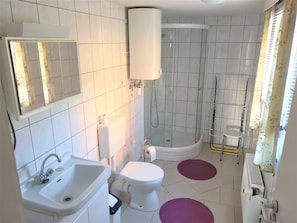 Shower - Vacation apartment 1 - Stork view (Dargen)
