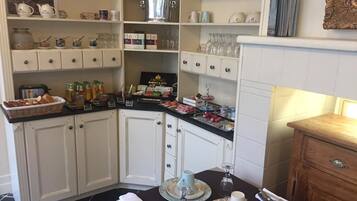 Free daily continental breakfast