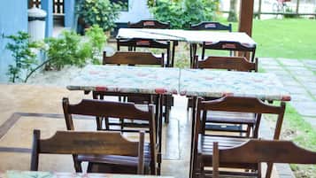 Free daily full breakfast