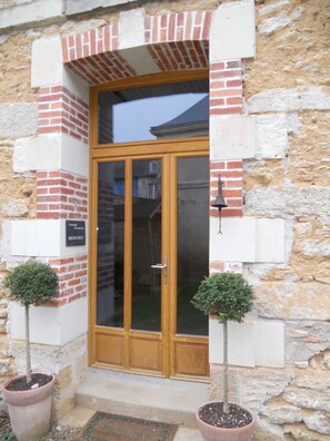 Entrada al alojamiento