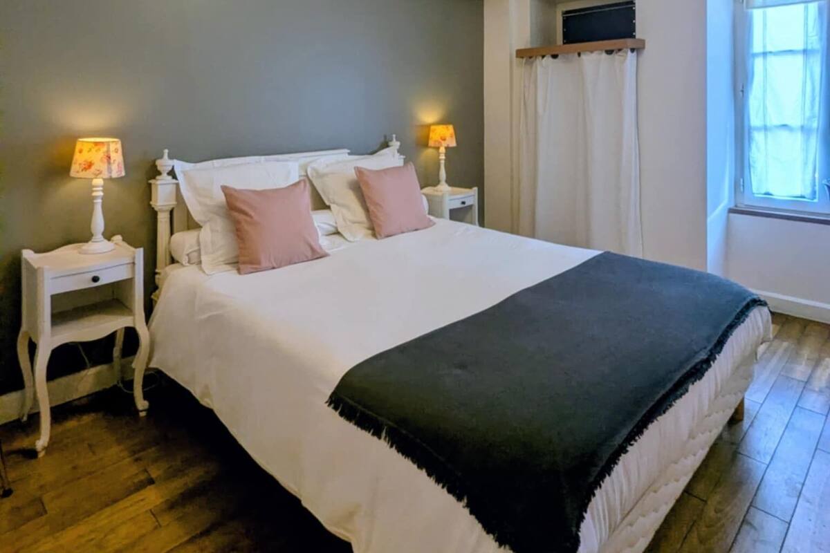 Double Room (Douceur) | Individually decorated, individually furnished, desk, soundproofing