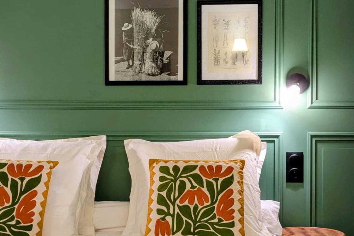 Triple Room | Individually decorated, individually furnished, desk, soundproofing