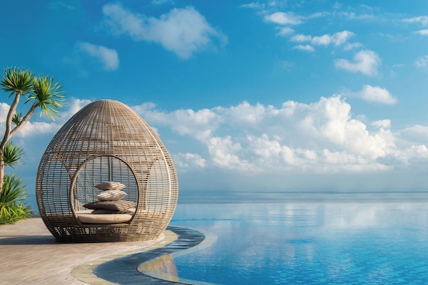 4 outdoor pools, open 6:00 AM to 9:00 PM, free cabanas, pool umbrellas