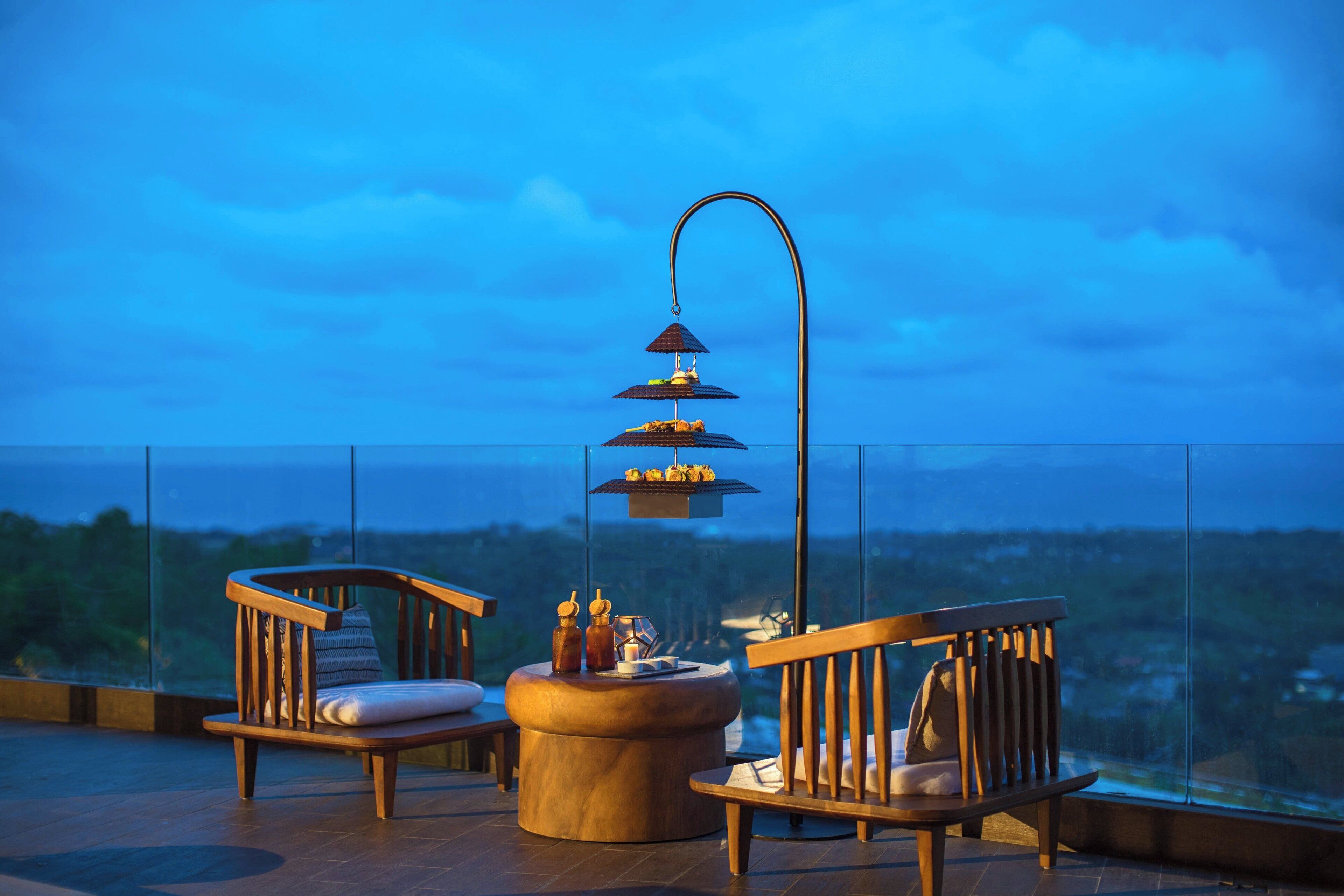 3 restaurants, breakfast, lunch, dinner served; indonesian cuisine