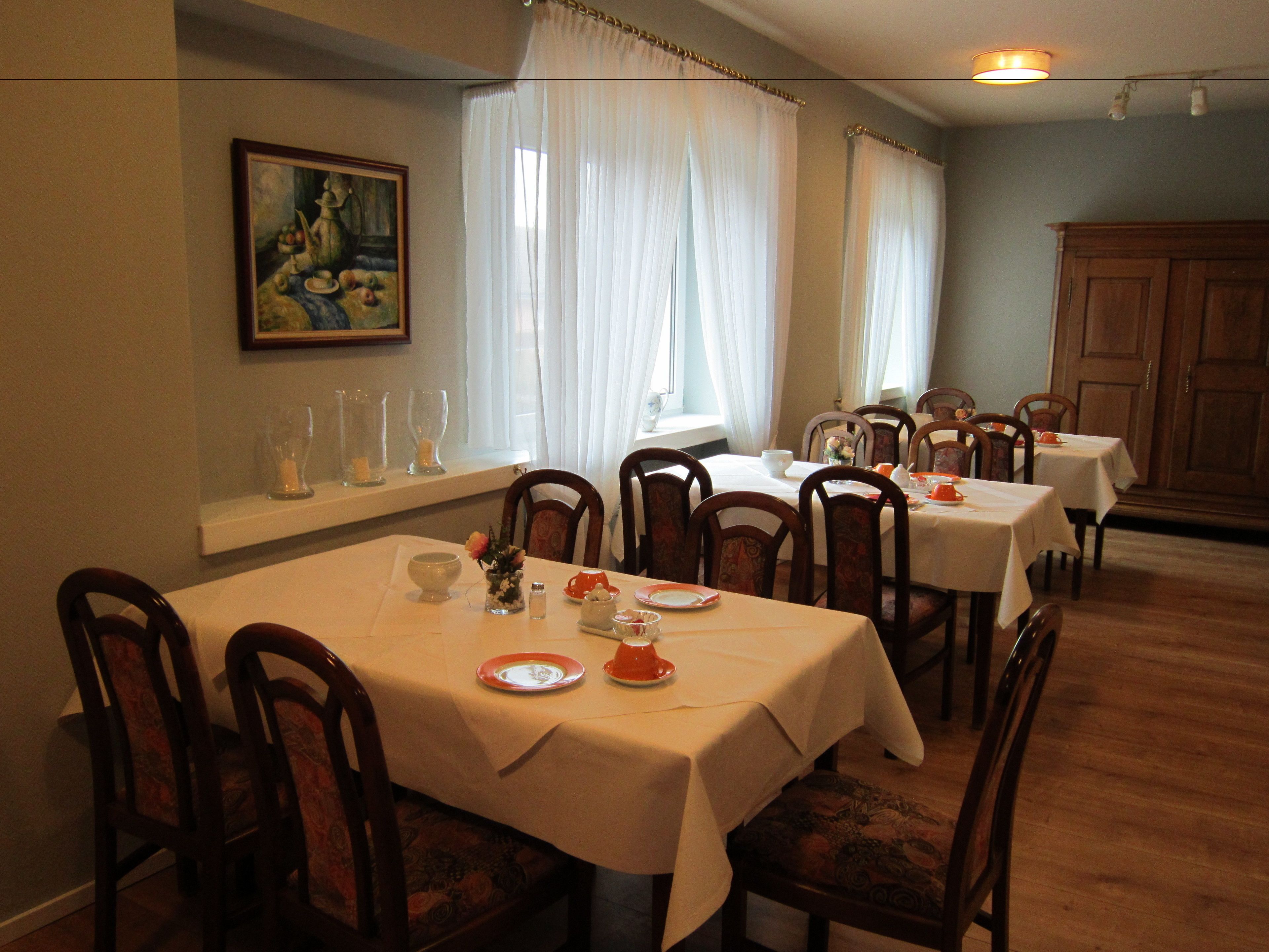 Daily buffet breakfast (EUR 9.50 per person)