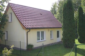 Unclassified image, 2 of 14, button