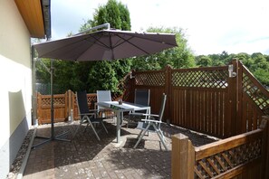 Unclassified image, 4 of 14, button