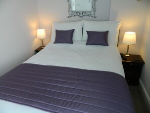 Economy Double Room, 1 Double Bed, Shared Bathroom | Blackout drapes, iron/ironing board, free WiFi, bed sheets - Stoneway Guest House (Bridgnorth)