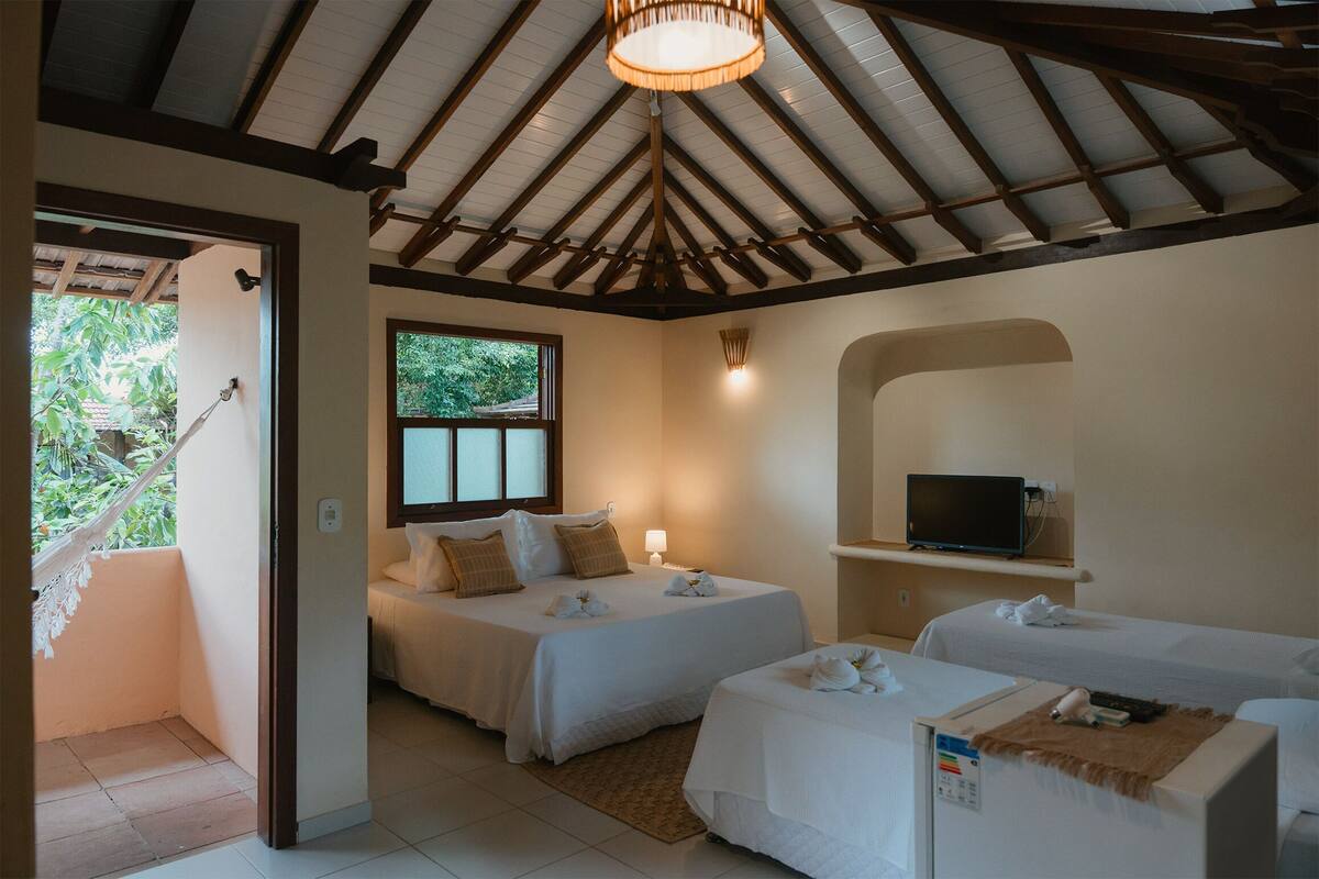 4 人部屋 (Piso Superior) | ミニバー、遮光カーテン、アイロン / アイロン台、WiFi (無料)