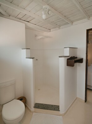 Dreibettzimmer, Erdgeschoss | Badezimmer