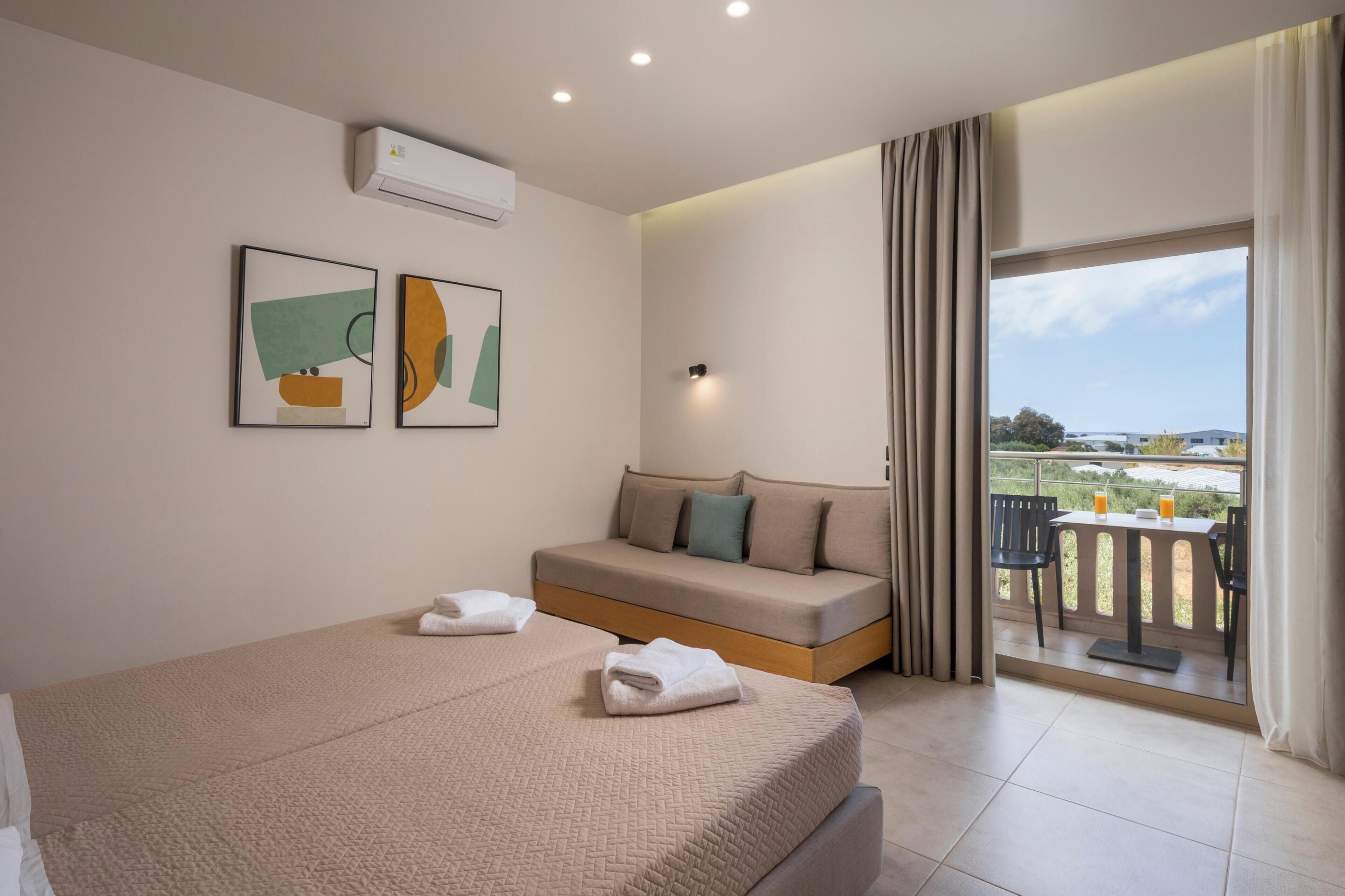 Habitación triple (6) | Caja de seguridad en la habitación y insonorización 